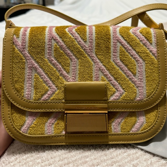 Charles and Keith NWT Shoulder/Crossbody Bag - Picture 6 of 9